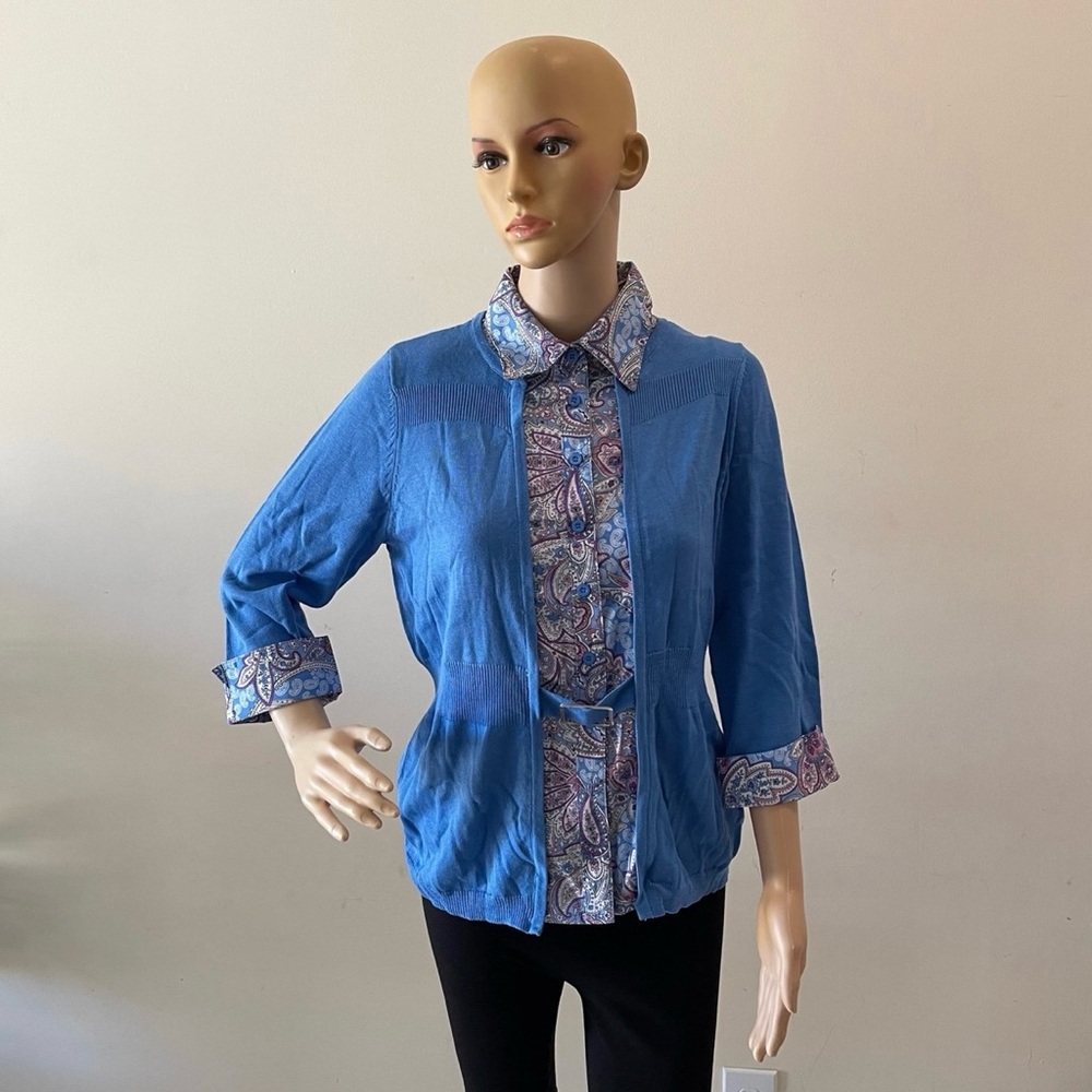 Women’s Paisley Blue Print Collared Button-front Shirt with Cuffed Belted Blouse